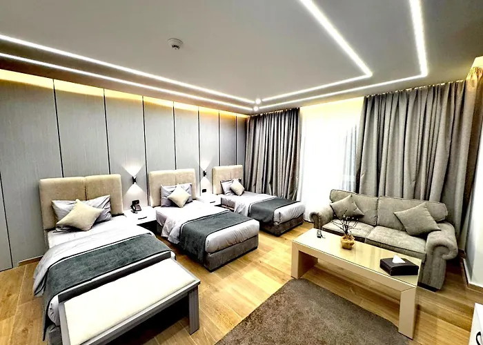 Deluxe Family Suite