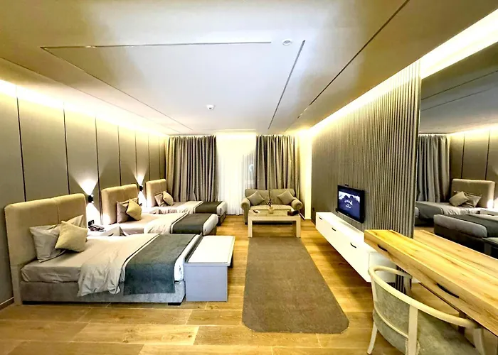 Deluxe Family Suite